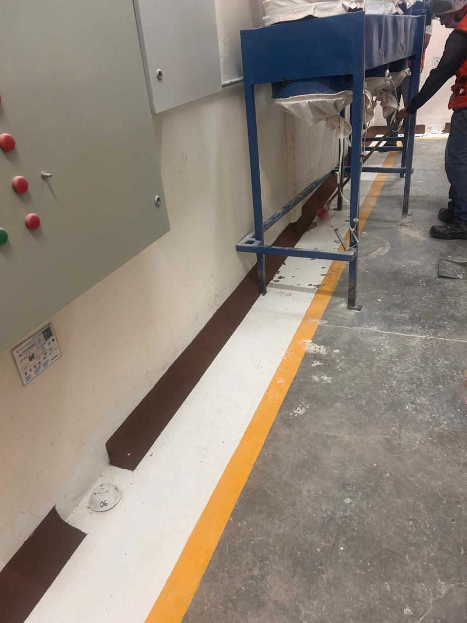 Food-grade epoxy floors and sanitary coves