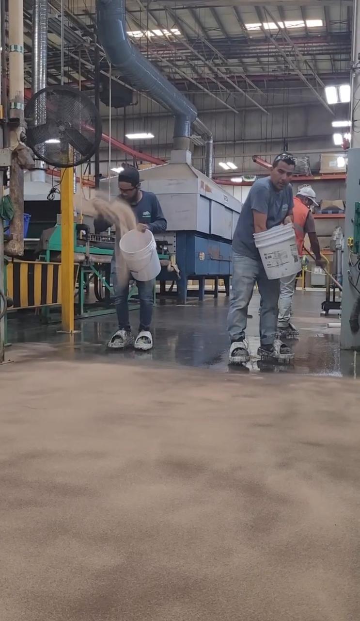 Epoxy floors with silica sand broadcast, anti-slip and solids